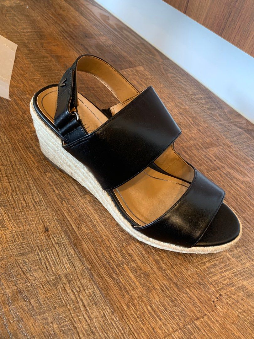 Vionic shop black wedge