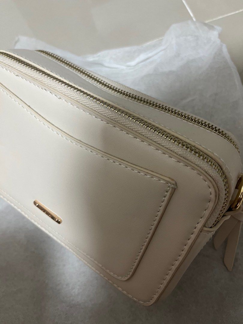 Voir sling bag store