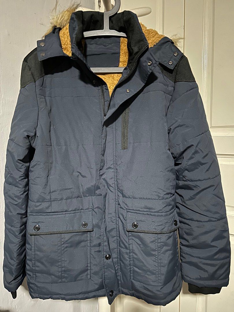 Winter Jacket (Category: Coats, Jackets and Outerwear) located in Singapore. Submitted by hevelsouk (Listing ID 1280219024, Image 1). Description: Shoulder: 42cm Arm: 70cm Length: 78cm 📦 Self collection..