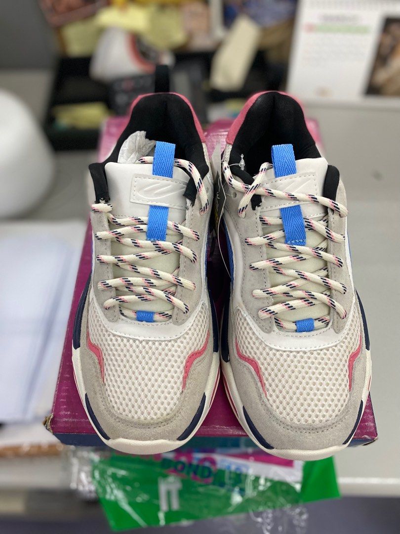 World balance bounce pad shoes on sale