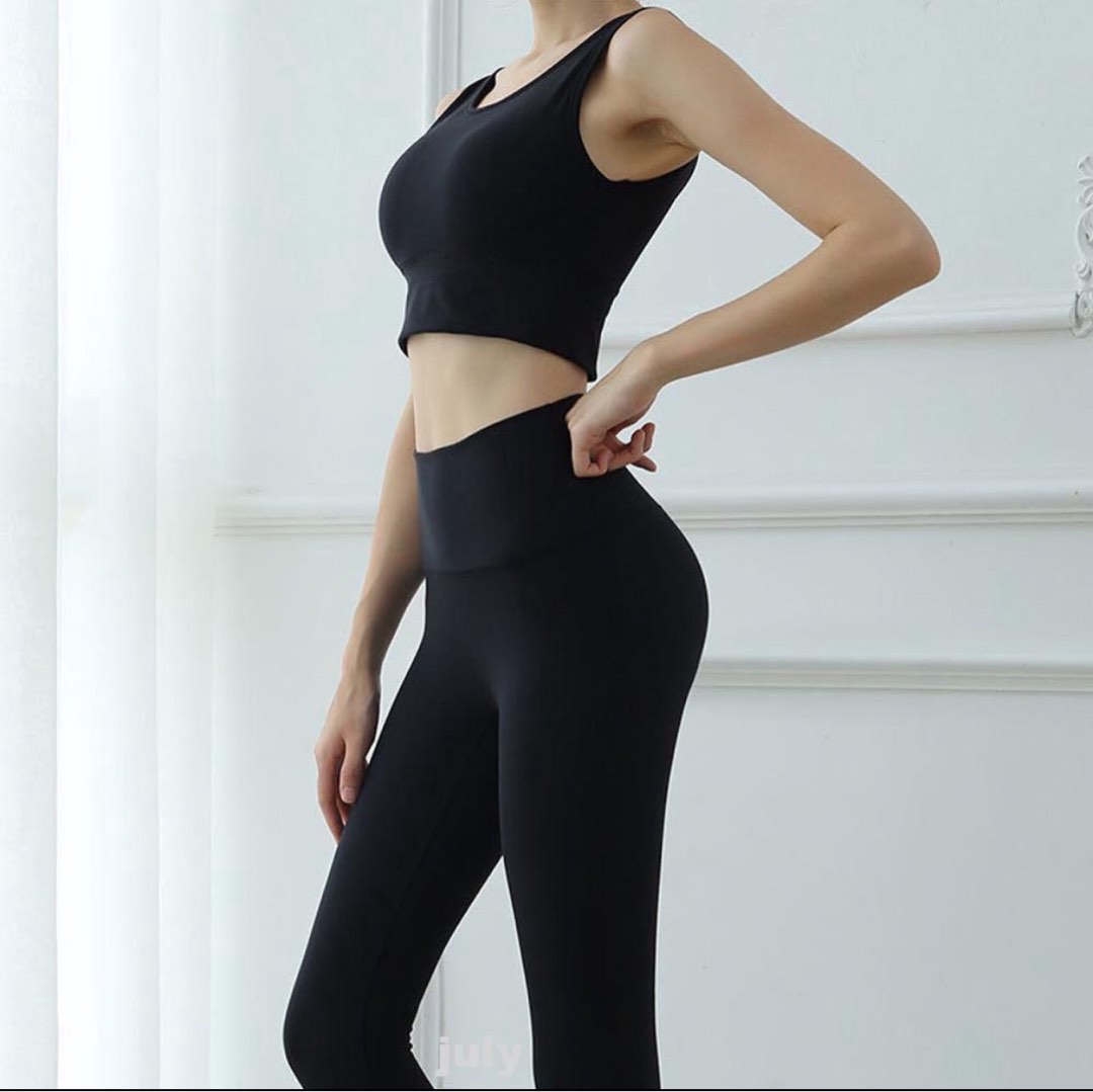 Glowmode activewear set, Women's Fashion, Activewear on Carousell