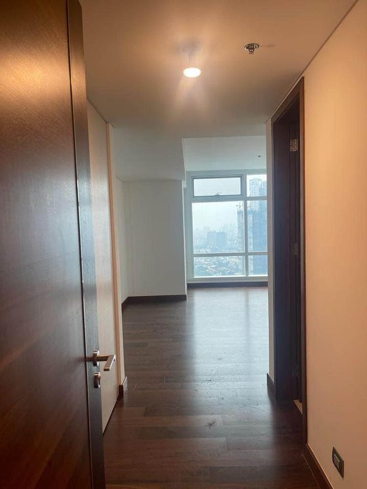 3 Bedroom Unit two Roxas Triangle, Makati for rent Tower The