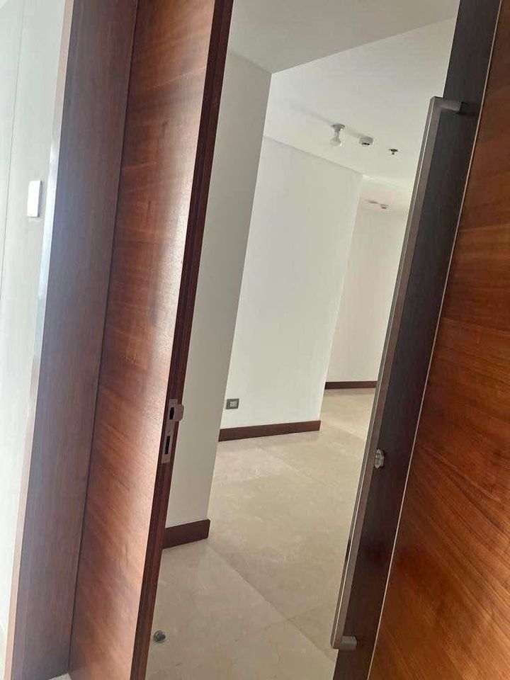 3 Bedroom Unit two Roxas Triangle, Makati for rent Tower The