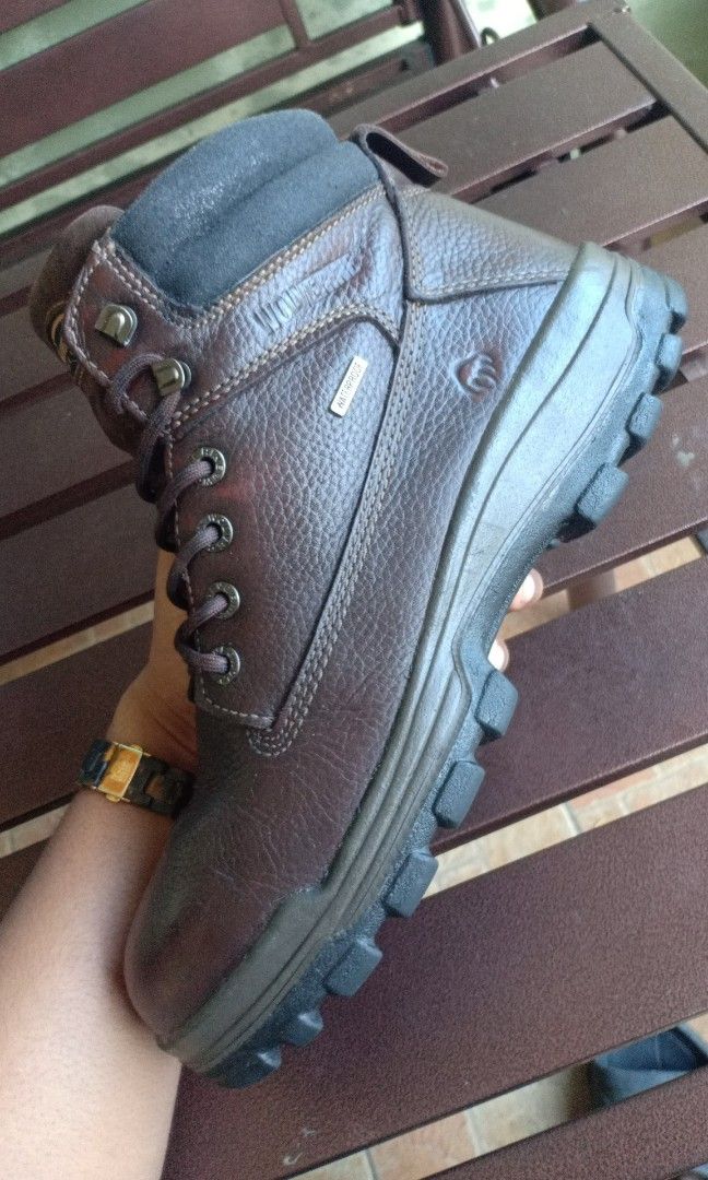 W08704 hotsell wolverine boots