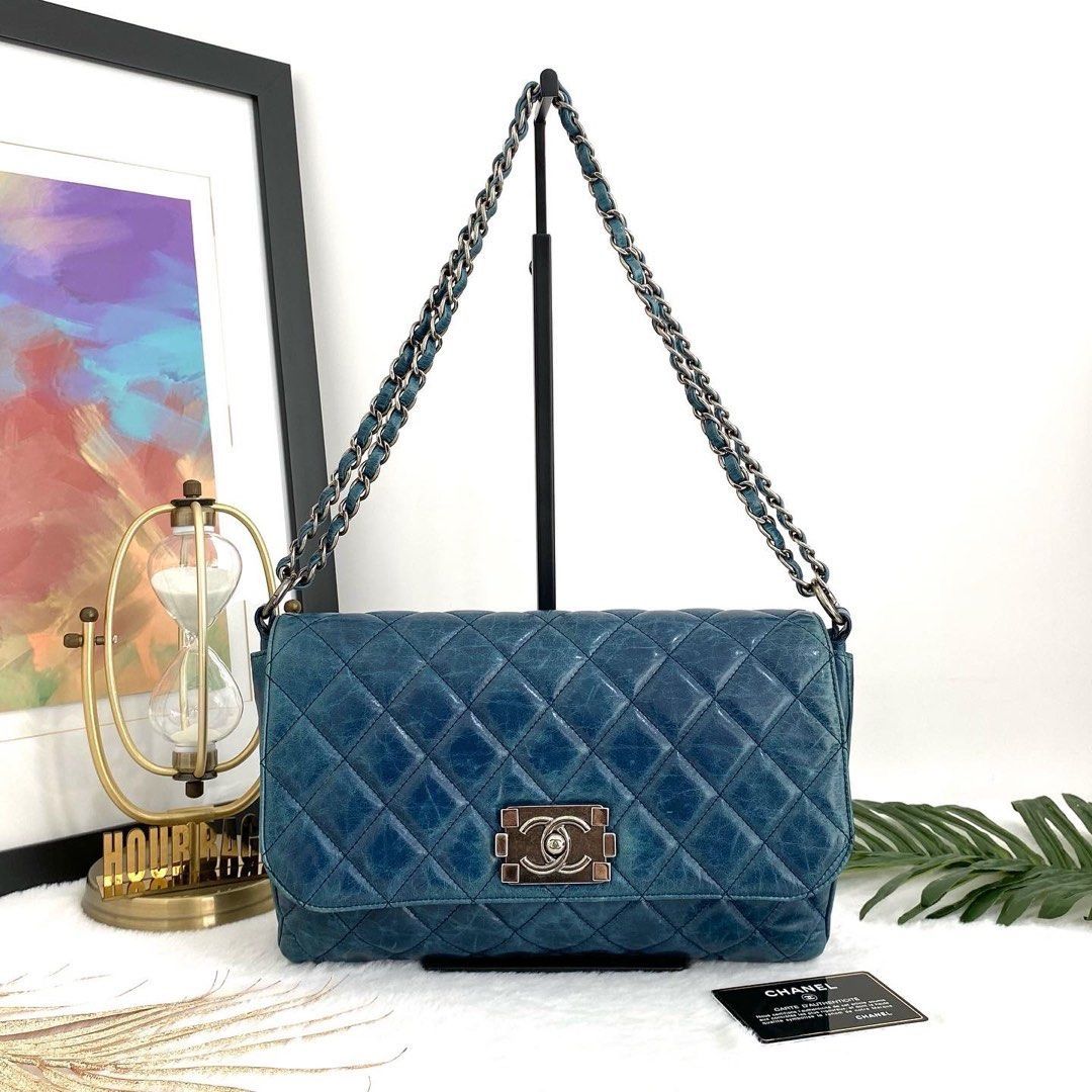 Chanel boy hardware colors best sale