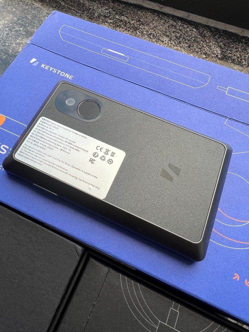 全新Keystone 3 Pro, 加密冷錢包, 電腦＆科技, 電腦周邊及配件, 電腦周邊產品- Carousell