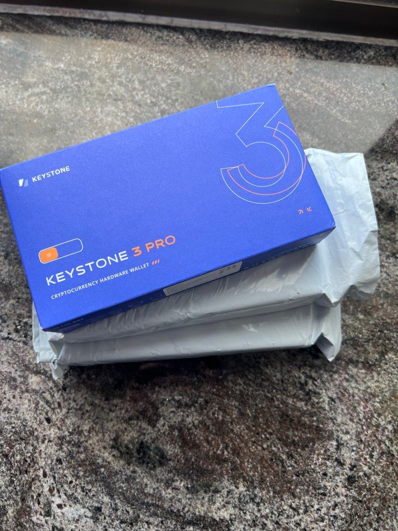 全新Keystone 3 Pro, 加密冷錢包, 電腦＆科技, 電腦周邊及配件, 電腦周邊產品- Carousell