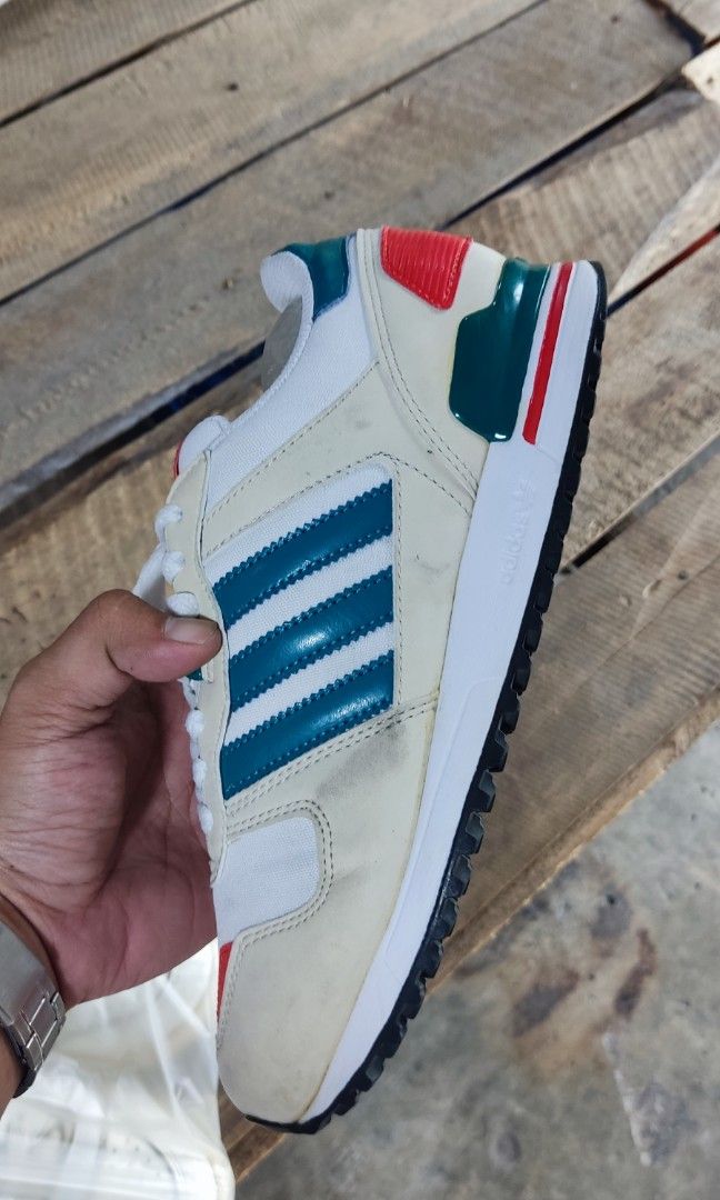 Adidas zx 700 white hotsell