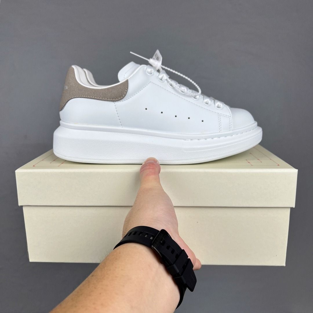 Alexander McQueen Sole Leather Sneakers Low Top Men's and Women's Wave Shoes 35-44 (Category: Footwear) located in Ajax. Submitted by estheralan52719 (Listing ID 1280523641, Image 1). Description: Other colors/styles welcome PM Not often online, PM Figure 2 contact video for actual shooting, ordering reduced Welcome to wechat: xiemi2018 what * app: (+86) 1508 017 5671.