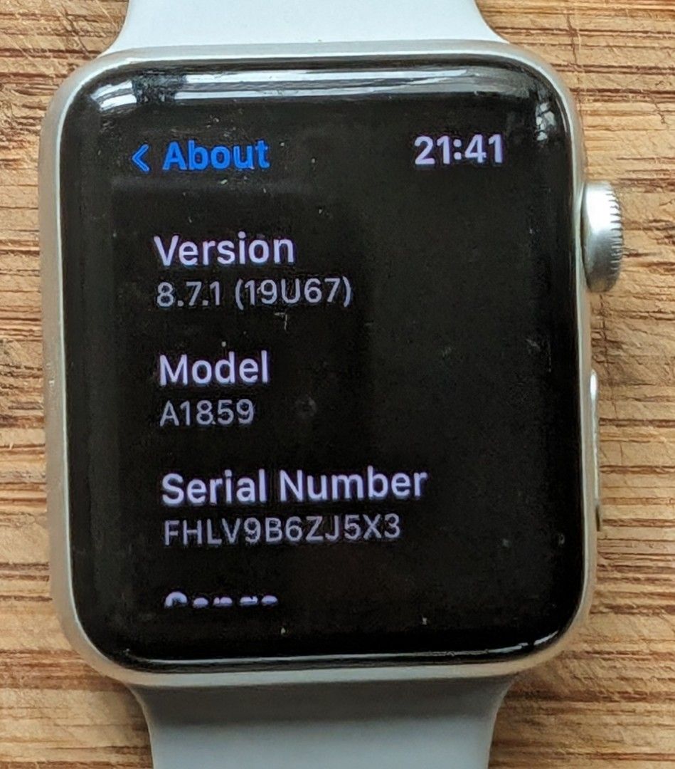 Apple watch hotsell 3 8gb