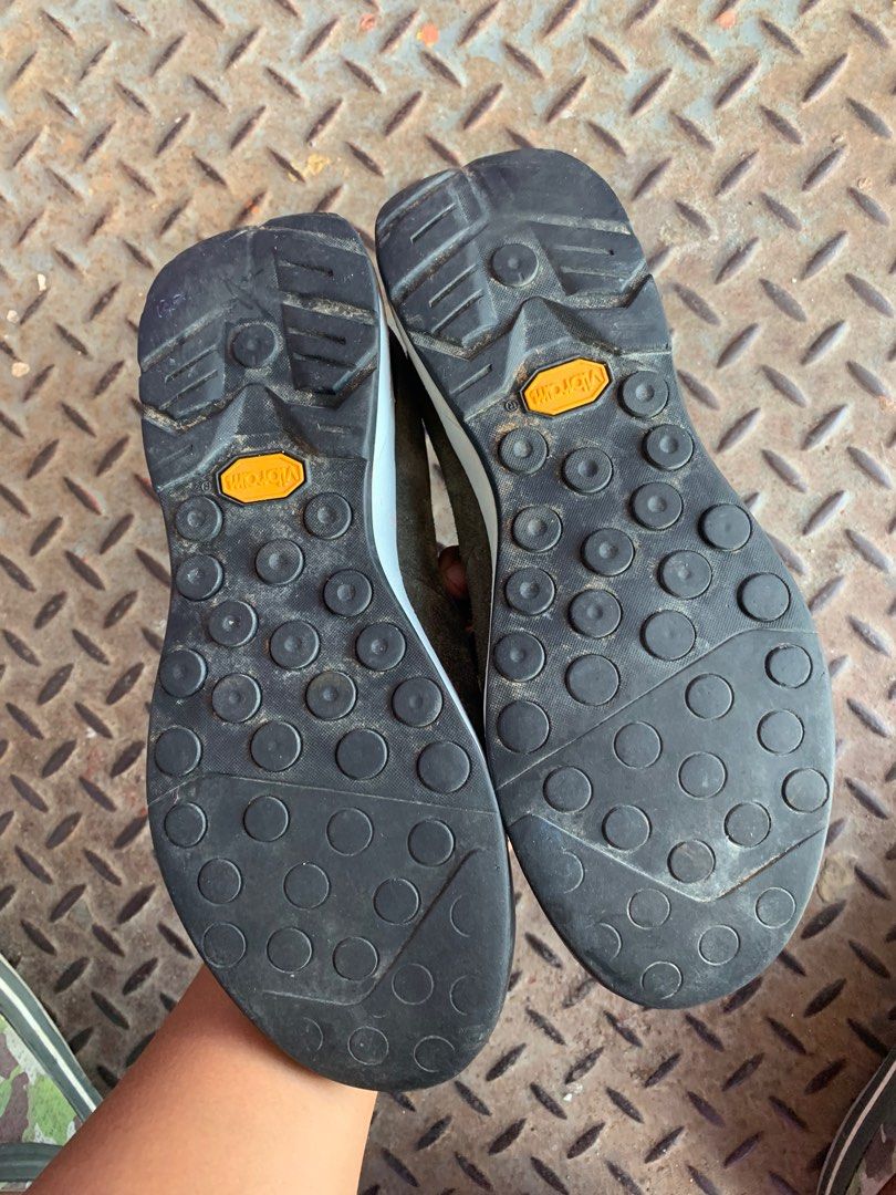 Arc'teryx Acryx SL | Size 8.5 mens, Men's Fashion, Footwear, Sneakers ...