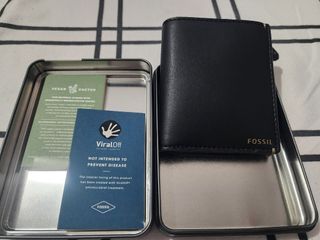 Authentic Fossil Bifold wallet