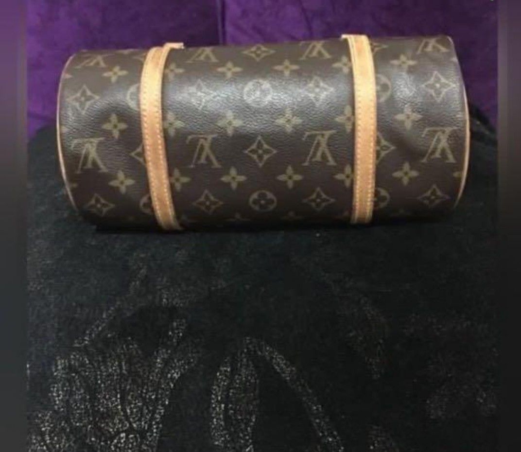 💯Authentic Louis Vuitton Papillon 30 (Category: Luxury Bags & Wallets) located in Batangas. Submitted by girlmeetspurple (Listing ID 1280355146, Image 2). Description: Guaranteed Authentic LV papillon bag bought from Japan Dm to reserve.