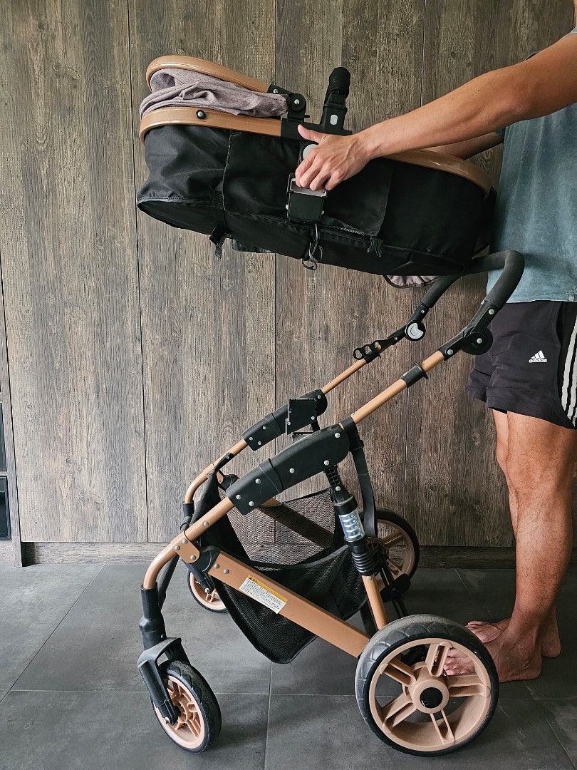 Stroller with discount detachable bassinet