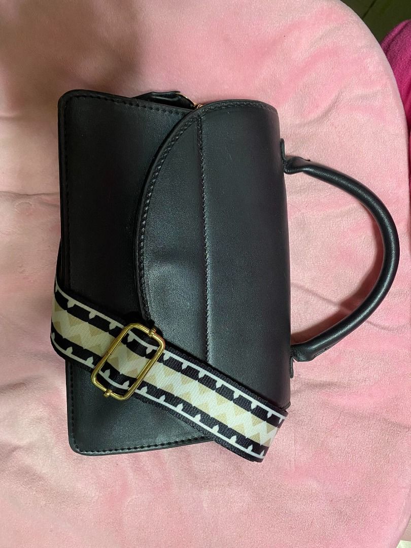 Bags, Women's Fashion, Bags & Wallets, Cross-body Bags on Carousell
