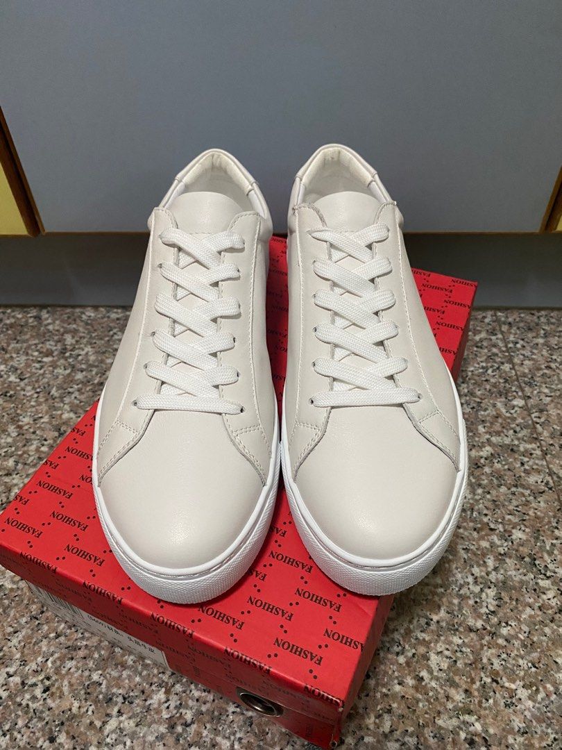 White leather fashion sneakers discount