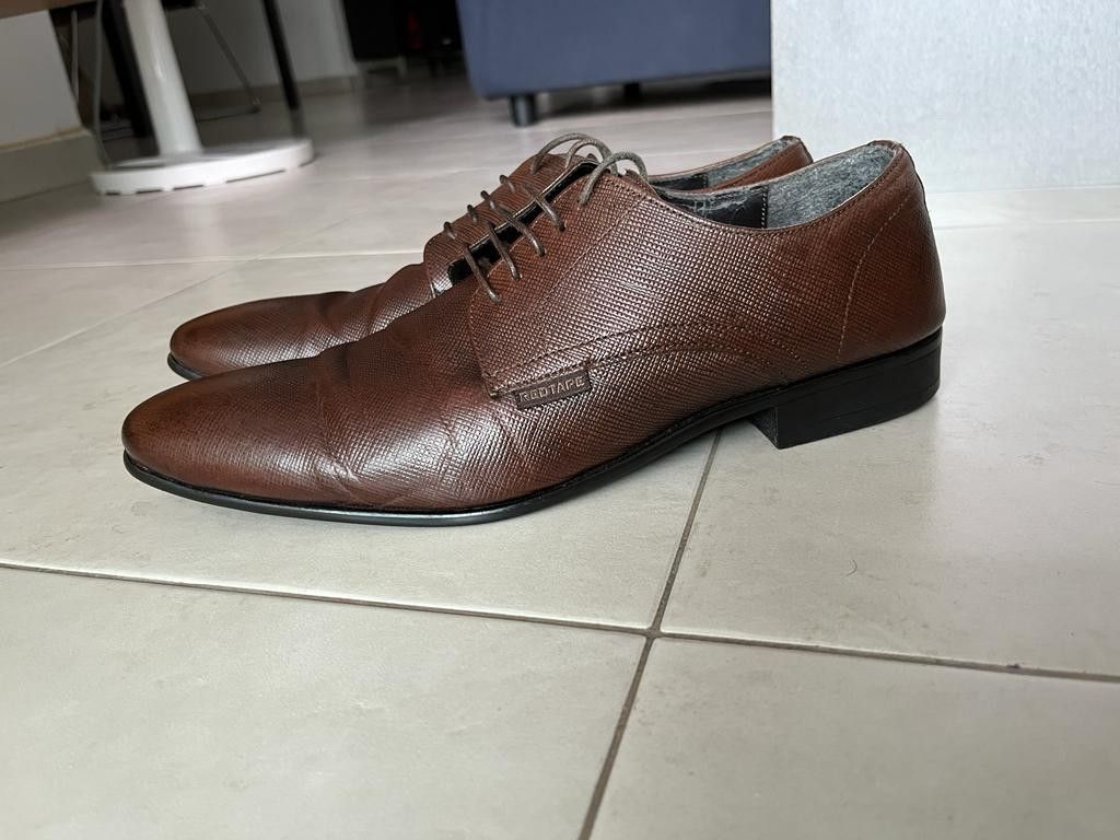 Red tape leather formal sale shoes