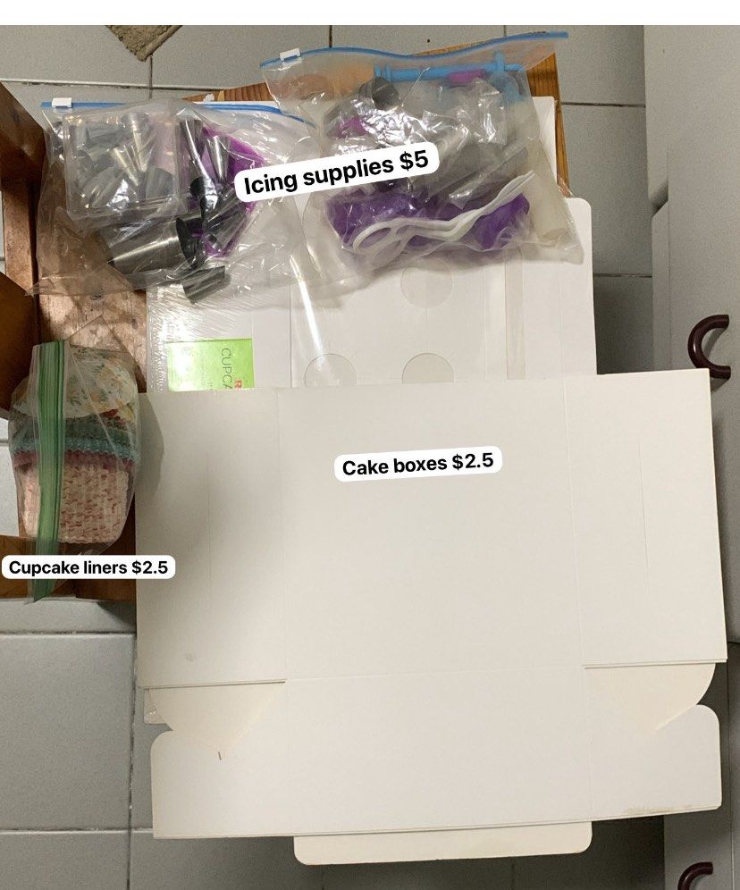 Cake carton boxes and icing pipes, Everything Else on Carousell