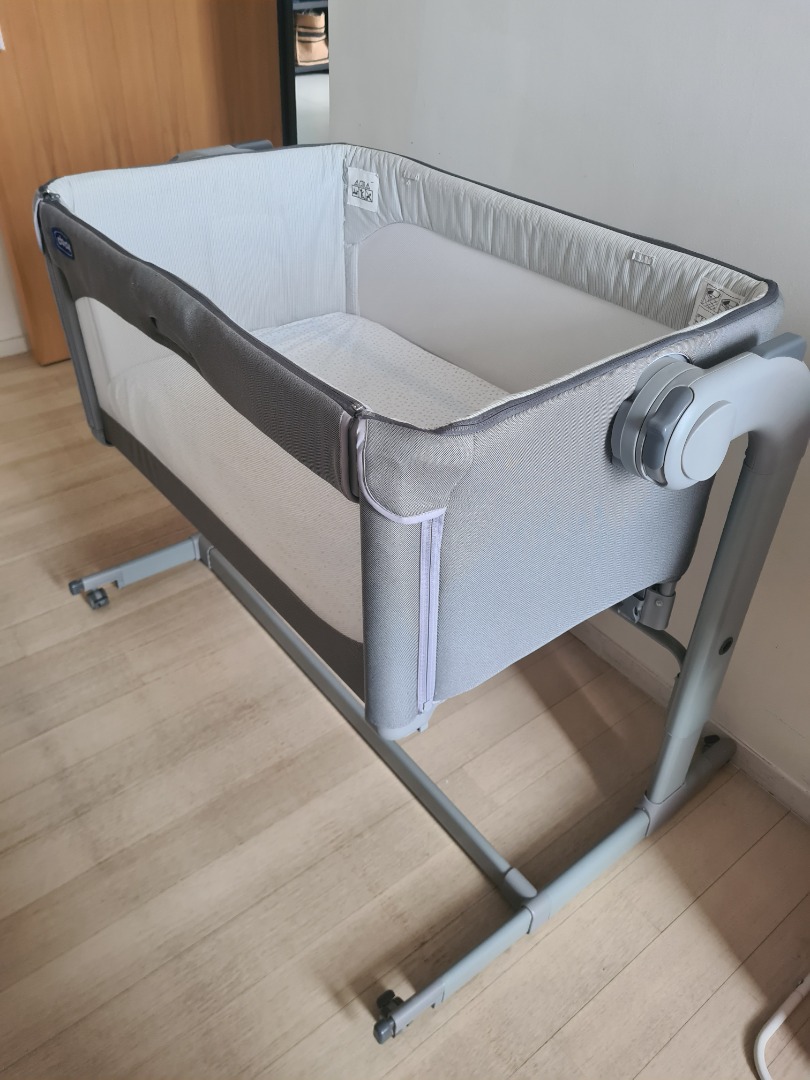 Chicco Next2me Magic Cool grey color with mattress & sheets, Babies