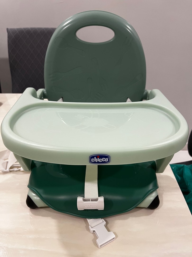 Chicco pocket snack hotsell booster seat green