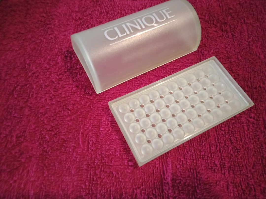 Clinique Soap case (Category: Bath) located in Cainta. Submitted by belli_phats (Listing ID 1280408553, Image 2). Description: Soap Case only.