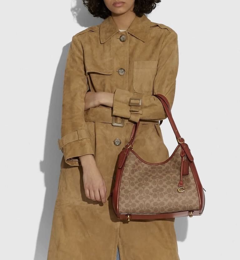 Coach lori shoulderbag/sling 👜 (Category: Luxury Bags & Wallets) located in Las Pinas. Submitted by yhn_boutique (Listing ID 1280588536, Image 3). Description: 📌Actual pic posted 📌cod via lalamove/ grab 📌J&T pay today ship today 📌 complete inclusions Please check my carousell acct & fb page for peace of mind ♥️ DM for inquiries! .