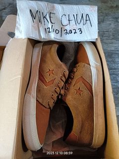(Category: ) located in . Submitted by sneaker_pimp (Listing ID 1280551871, Image 1). Description: .