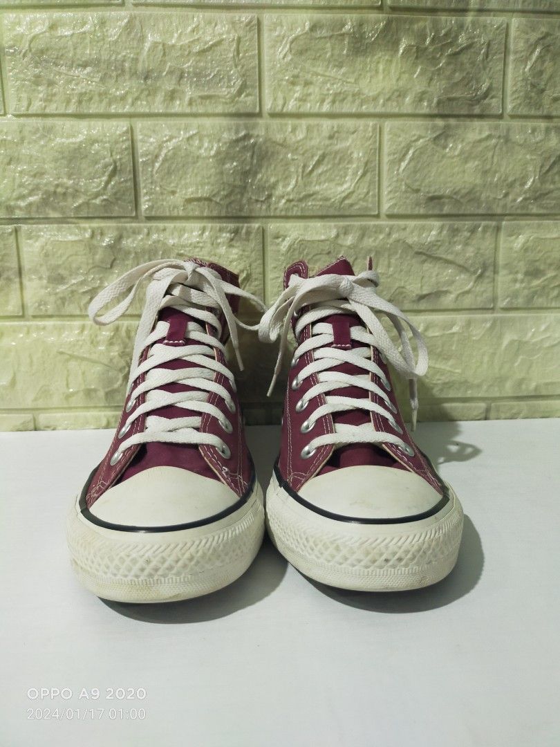 Maroon shop 5 converse
