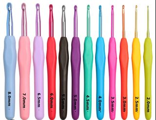 Clover Soft Touch Crochet Hook & Clover Amour Crochet Hook (3.0mm – 3.5mm  or 5/0 - 6/0), Hobbies & Toys, Stationery & Craft, Craft Supplies & Tools  on Carousell