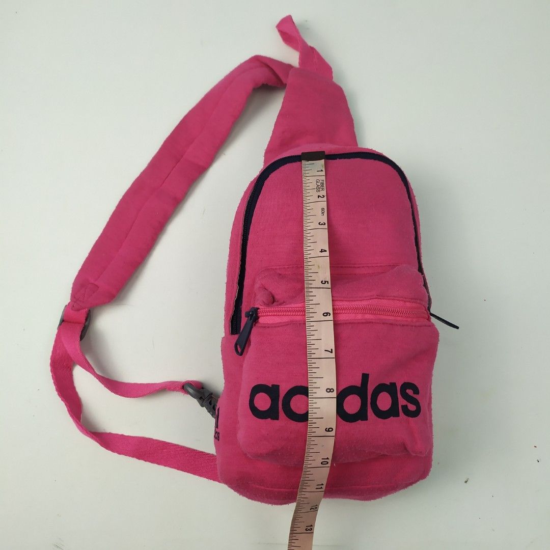 Beg adidas store perempuan