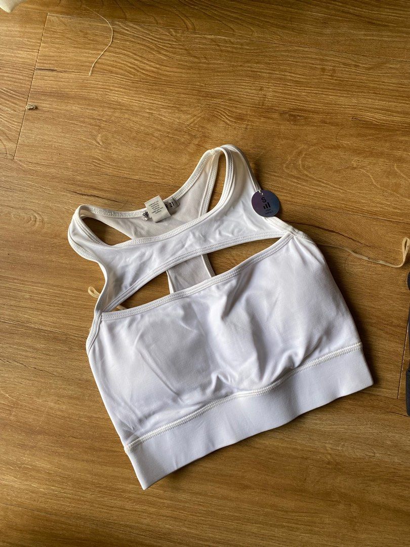 F21 Cutout Sports Bra Women s Fashion Activewear on Carousell