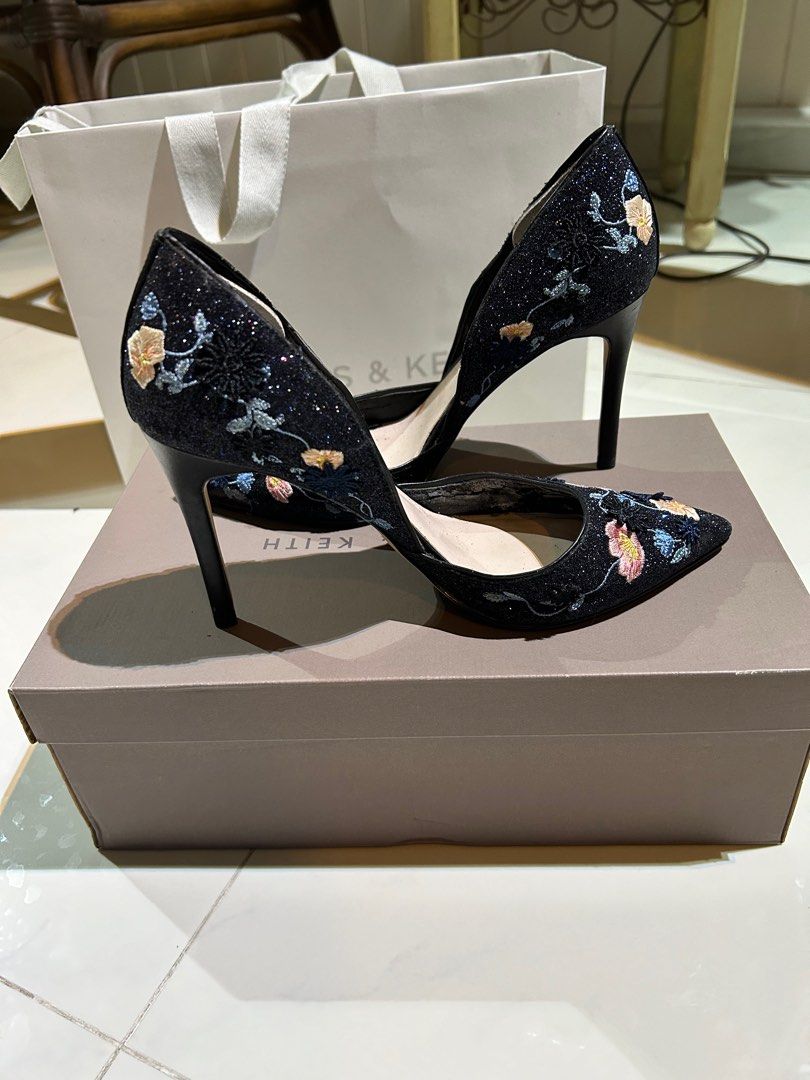 Charles and keith floral hotsell heels