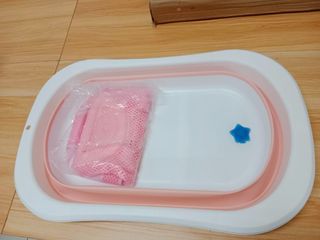 Foldable Baby Bath Tub with Floating Cushion