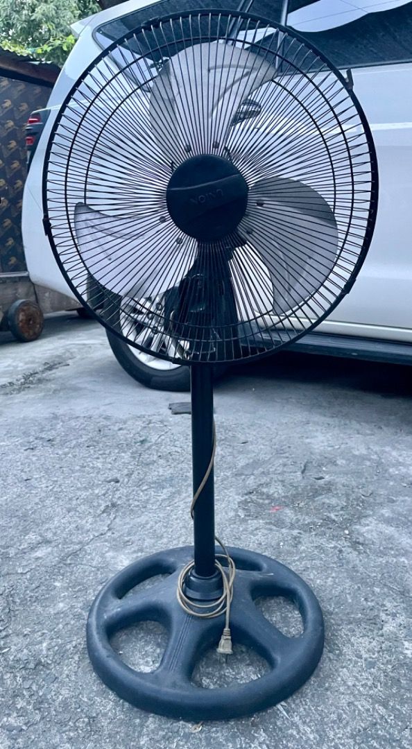 For sale : Slightly Used Heavy Duty Electric Fans Aluminum Blade, TV ...