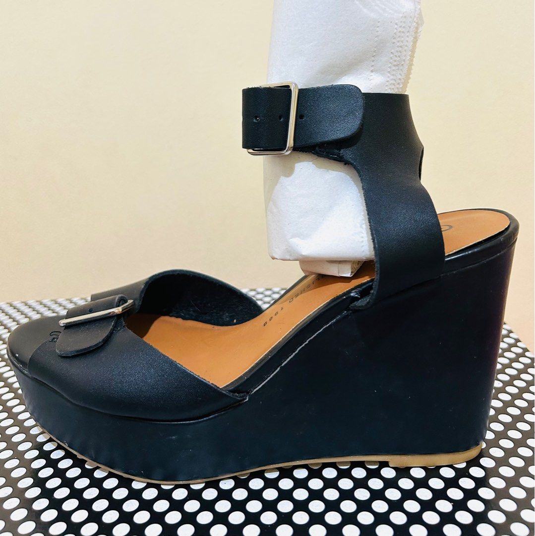 Gap wedge sandals hotsell