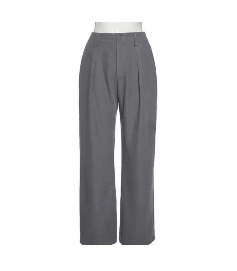 Gray Wide Leg Culotte Trousers (Category: Other Bottoms) located in Paranaque City. Submitted by aingrso (Listing ID 1280333864, Image 1). Description: ✨decluttering✨ 👖 size: large 👖 brand: no brand 👖dupe for black pink lisa’s gray trousers 👖never worn, too big 👖bought here in carousell 👖selling price: ₱700 👖price negotiable 👖shipping will be handled by buyer.