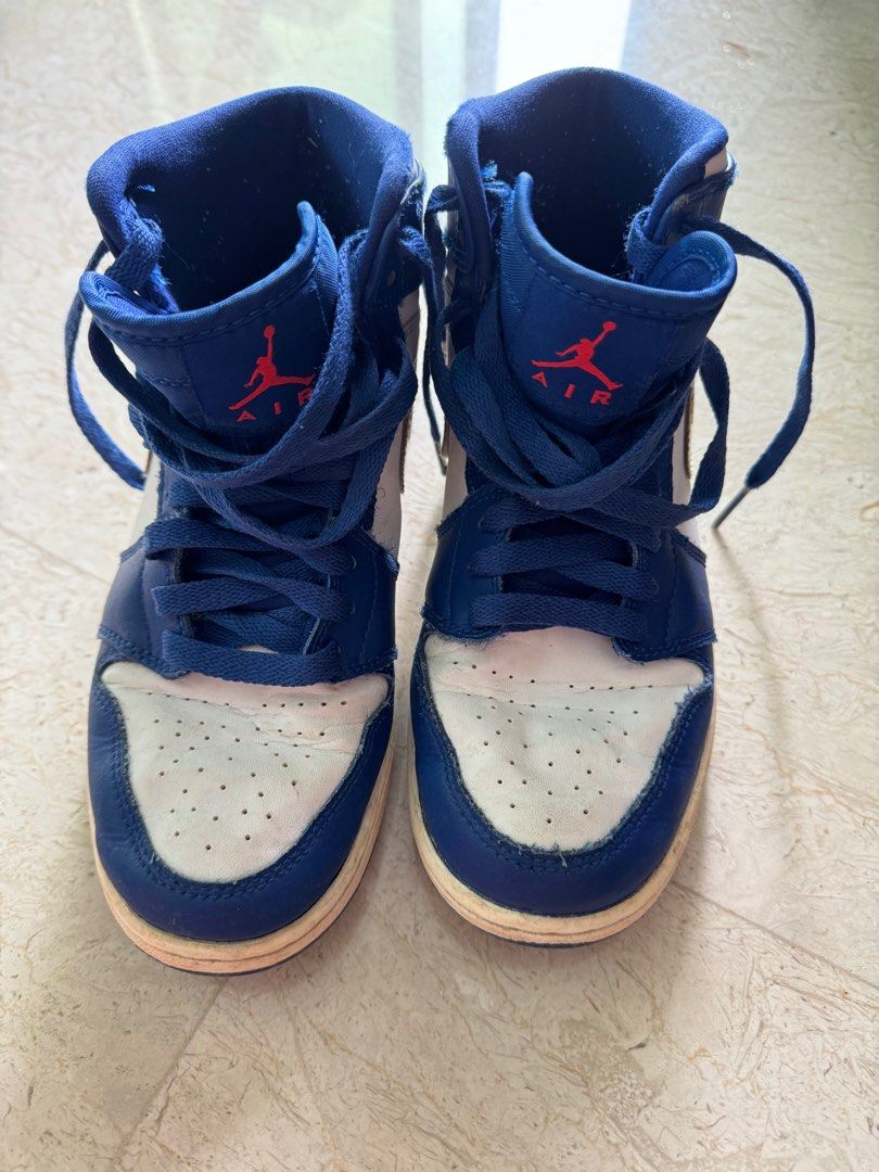 White jordans basketball shoes top