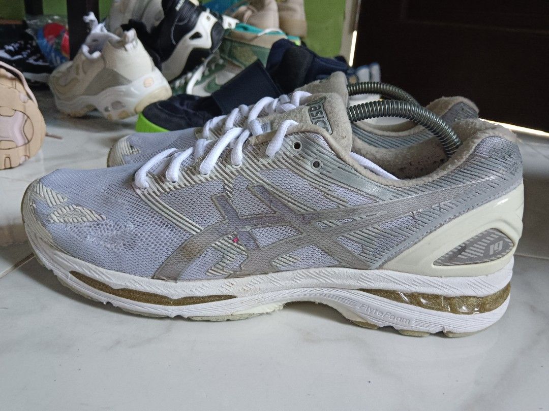 Asics 9.5 top
