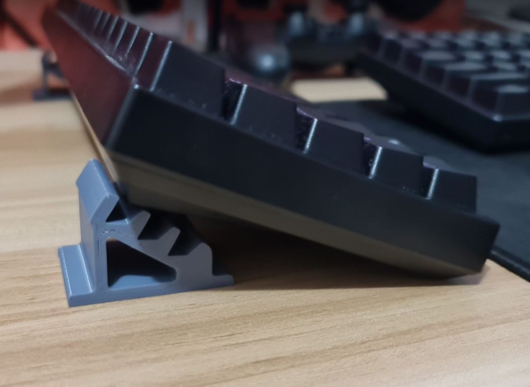 Keyboard Riser / stand (1 pair), Computers & Tech, Parts & Accessories