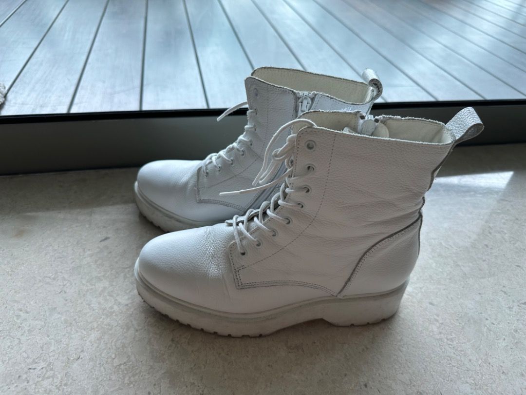 White high top boots shop