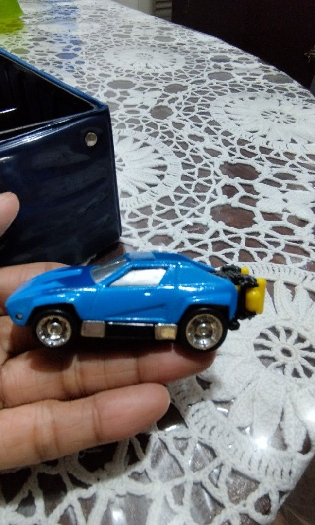 Maisto oriented transforming cars