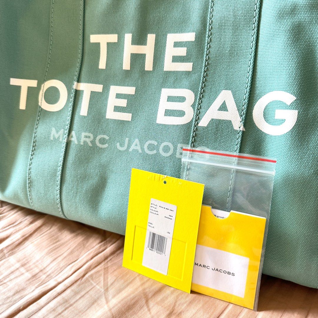 MARC JACOBS THE TOTE BAG LARGE TRAVELER WASABI GREEN Luxury Bags