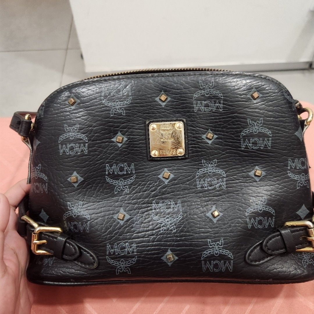 Mcm sling bag best sale black