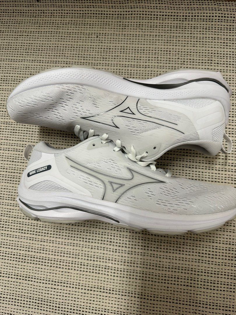 Mizuno on sale wave legacy