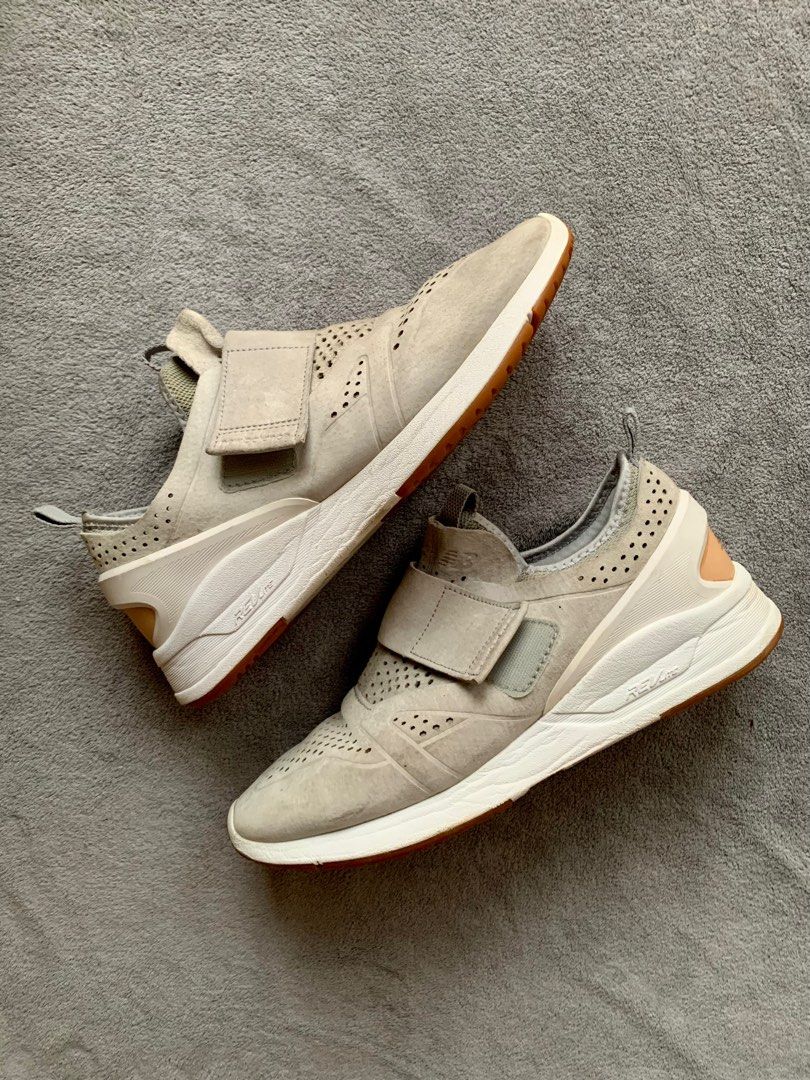 New Balance 111 Grey White Gum Fesyen Pria Sepatu Sneakers di