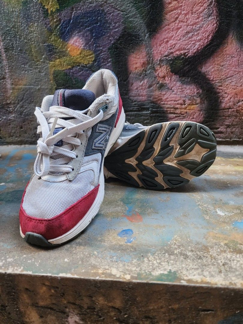 new balance 880 size 6.5us Men s Fashion Footwear Sneakers on