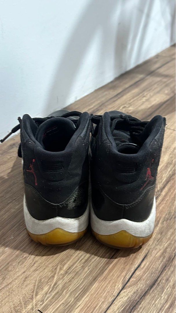 Jordan hot sale 11 clearance