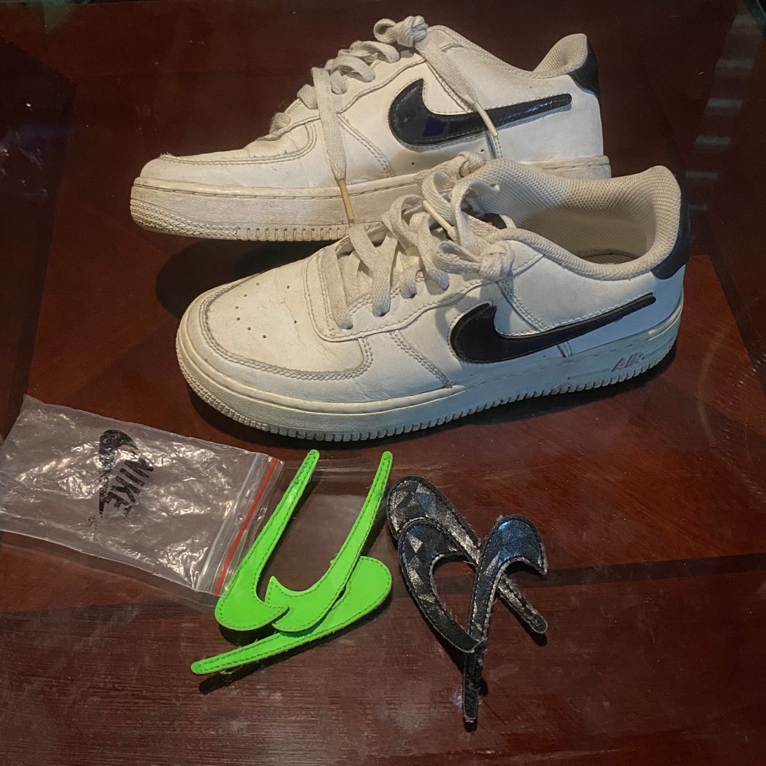 NIKE change strap swoosh