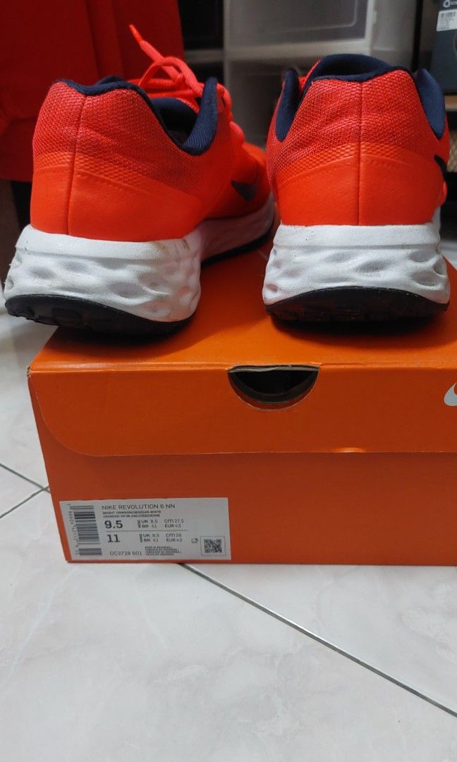 Nike clearance revolution orange