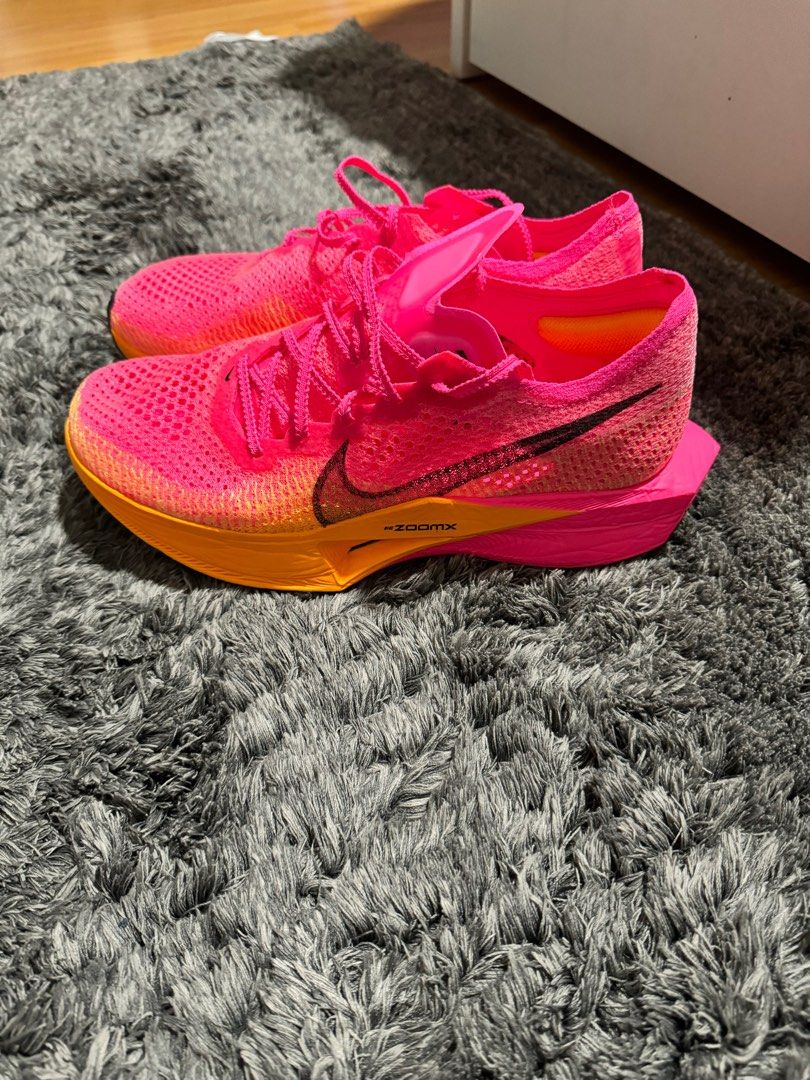 Nike 18 hyper top pink